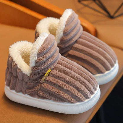 Fabric slippers for children, boys and girls, are soft and non-slip