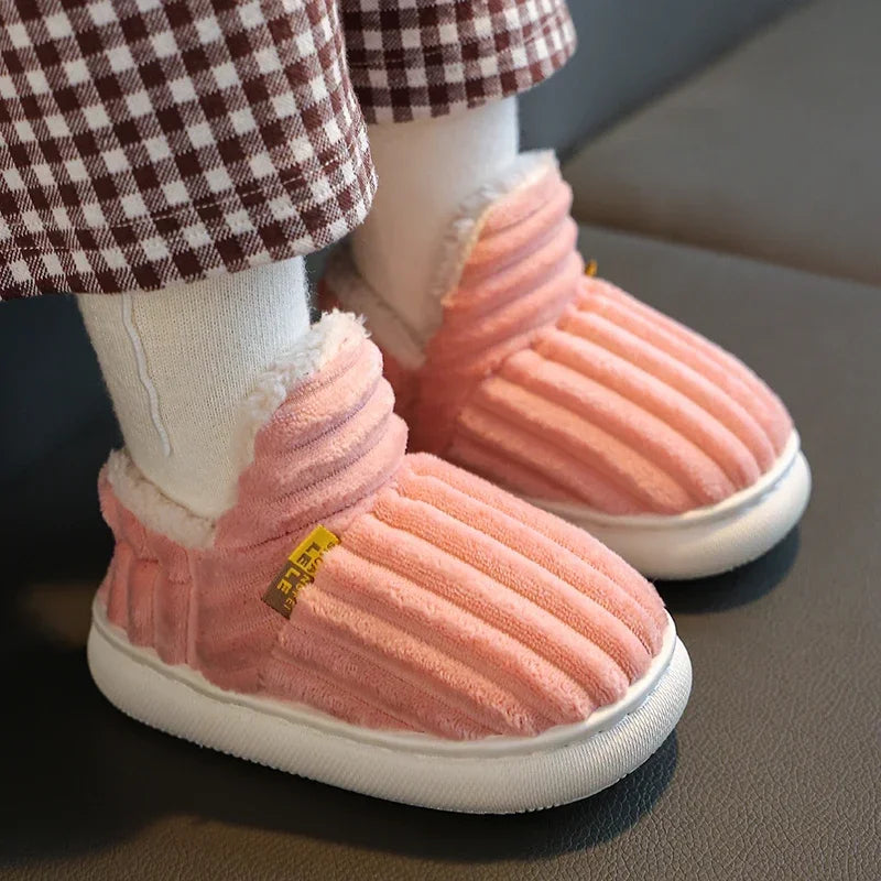 Fabric slippers for children, boys and girls, are soft and non-slip